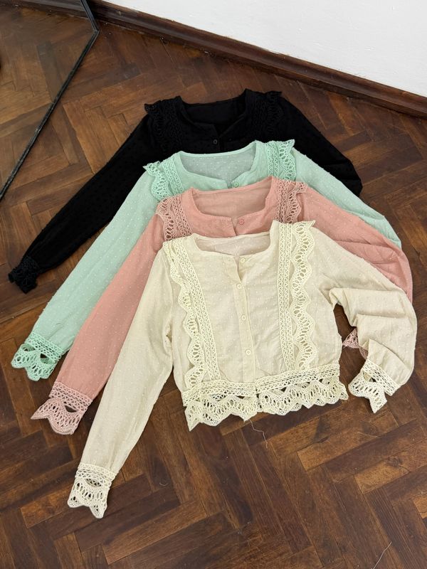 Camisa mangas largas con encaje