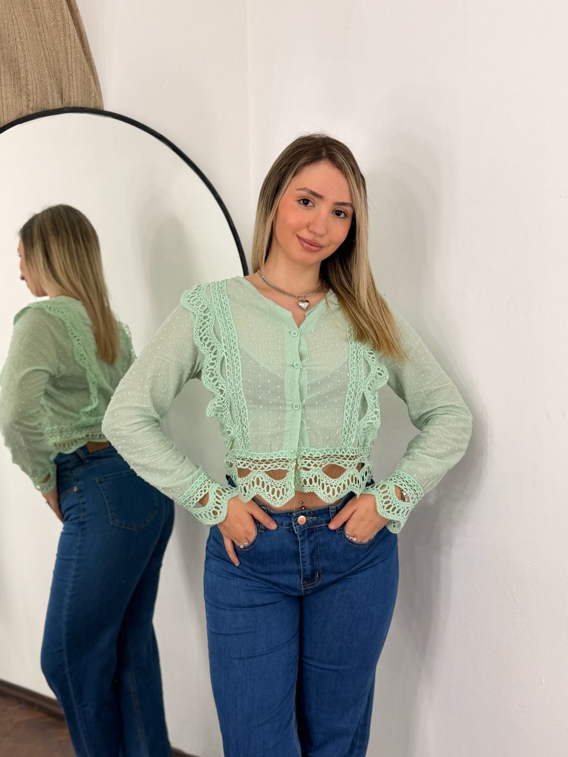 Camisa mangas largas con encaje