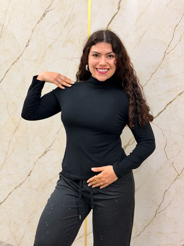 Polera basica  negra