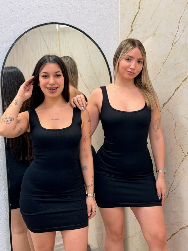 Vestido musculosa elastizado negro