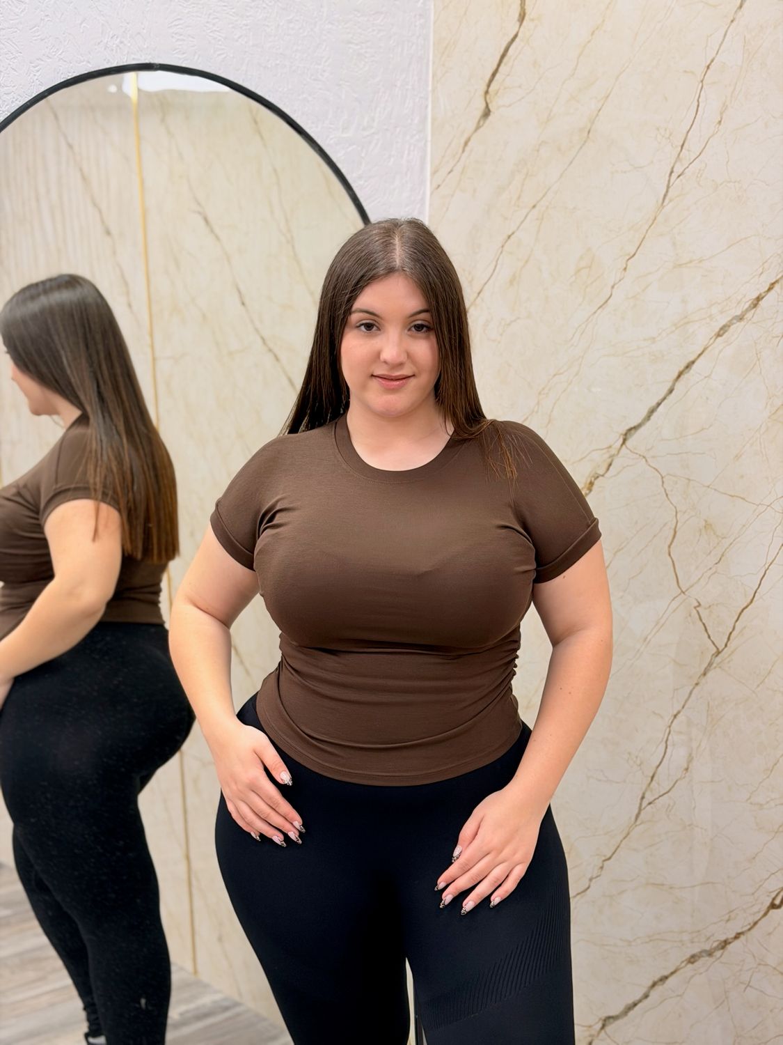 Remera con detalle a los lados