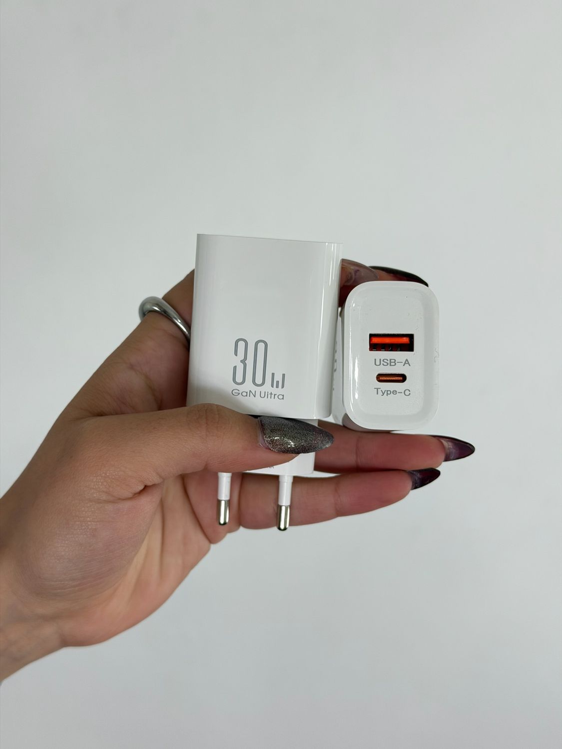 Cargador rapido de 20 W, enchufe redondo de 220 V por mayor ($110 c/u paquete mínimo de 12 unidades) Cargador rapido de 20 W, enchufe redondo de 220 V por mayor ($110 c/u paquete mínimo de 12 unidades)