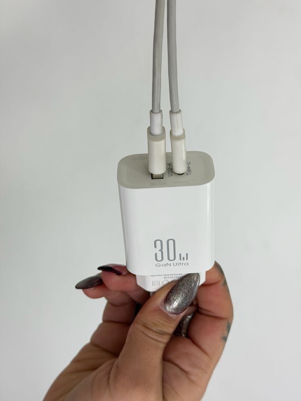 Cargador rapido de 20 W, enchufe redondo de 220 V por mayor ($110 c/u paquete mínimo de 12 unidades)