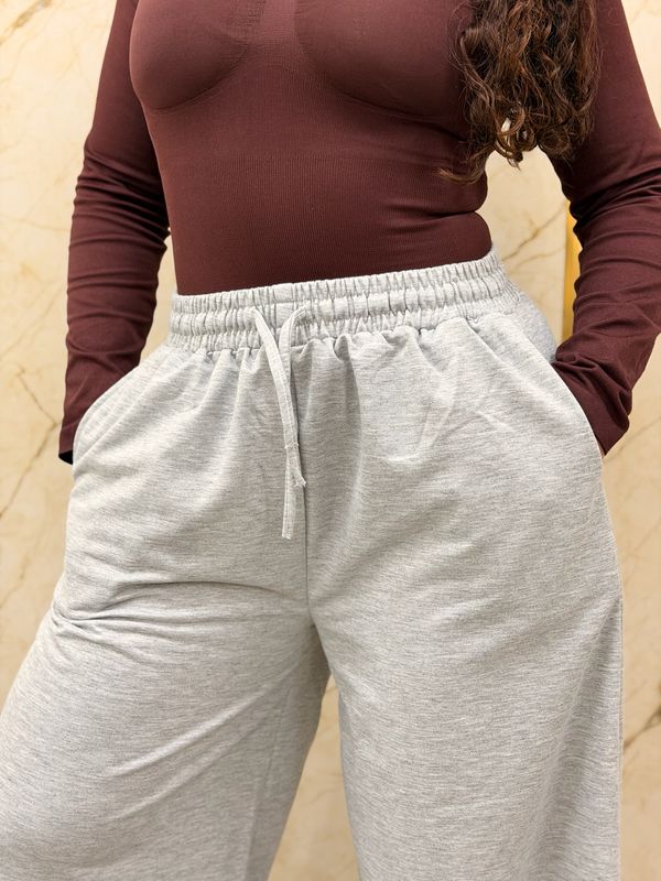 Pantalon deportivo ancho por mayor ($320 c/u paquete de 12 unidades)
