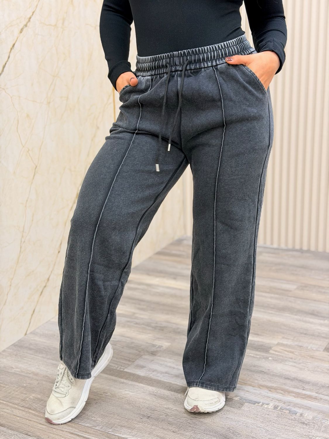 Pantalon deportivo con costuras por mayor ($450 c/u paquete de 12 unidades)