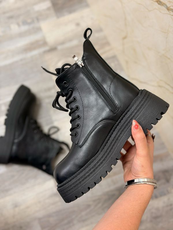 Botas borcegos con plataforma por mayor ($1190 c/u caja de 12 unidades)