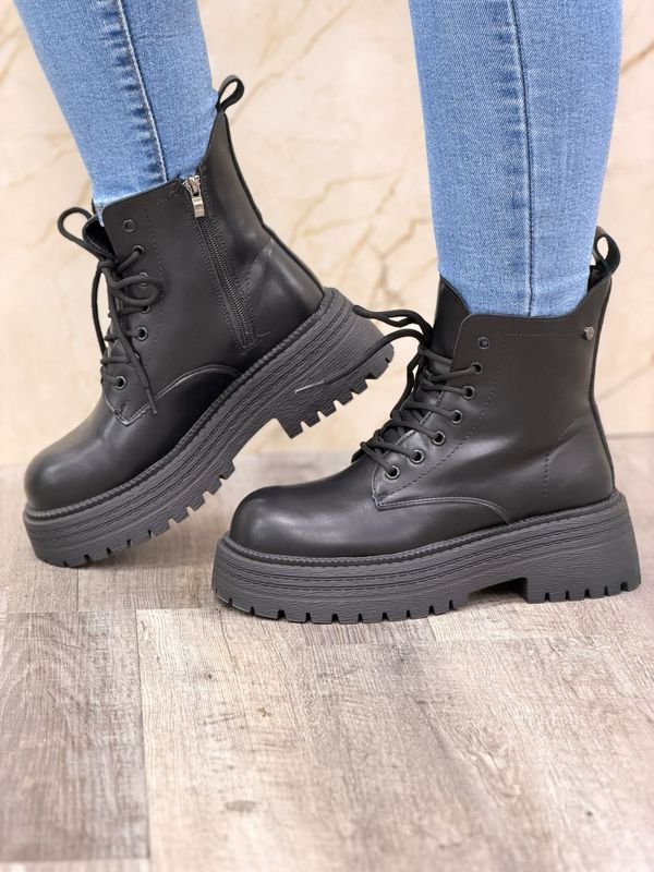 Botas borcegos con plataforma por mayor ($1190 c/u caja de 12 unidades)