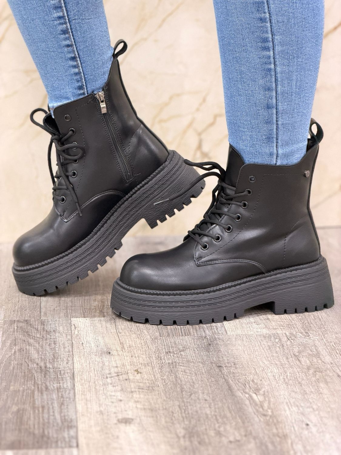 Botas borcegos con plataforma por mayor ($1190 c/u caja de 12 unidades)