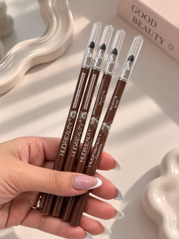 Lapiz delineador marron con difuminador para cejas