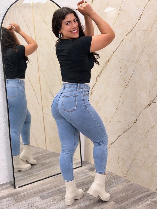 Jeans chupin claro