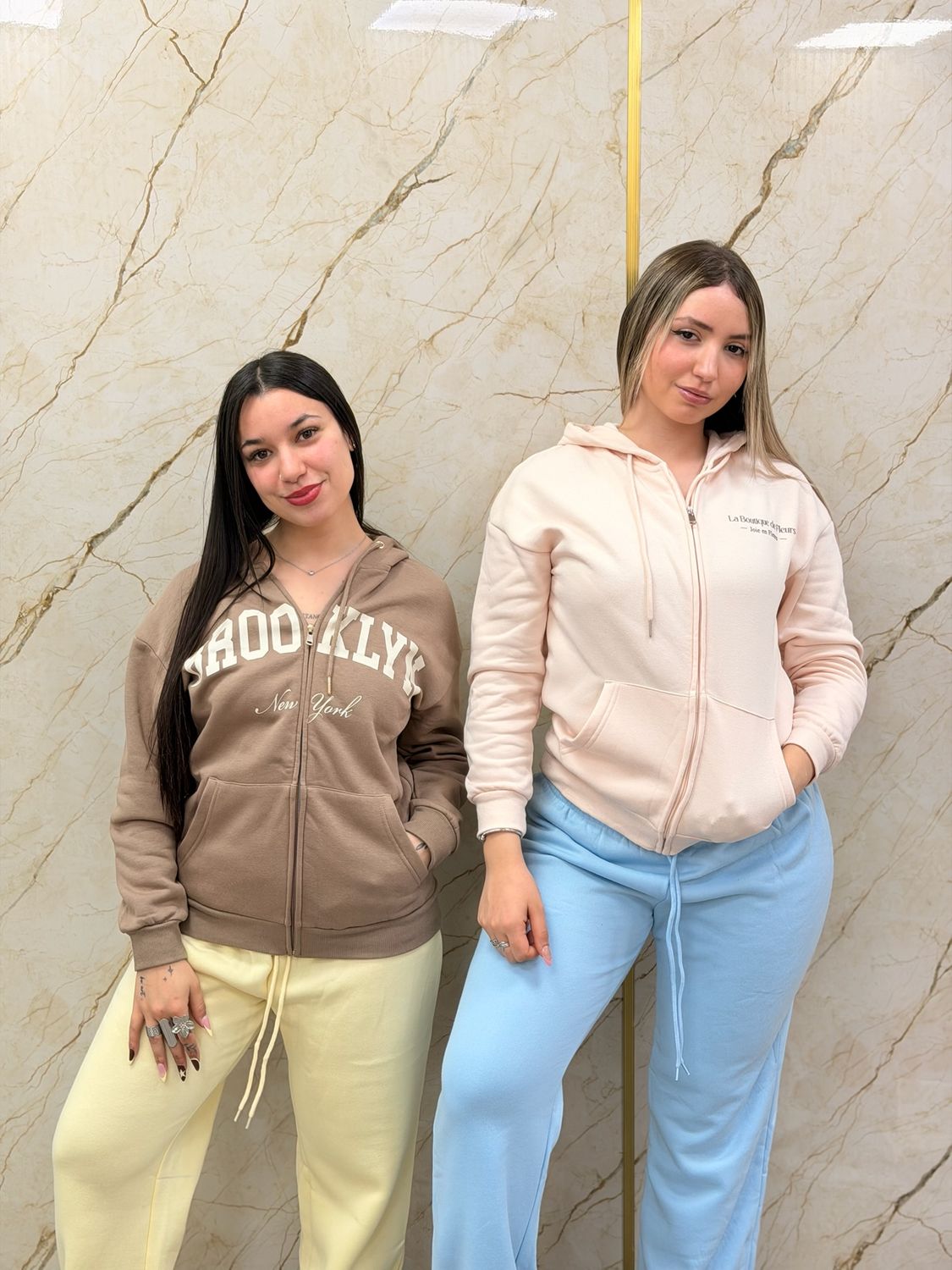 Canguro estampado con capucha Canguro estampado con capucha