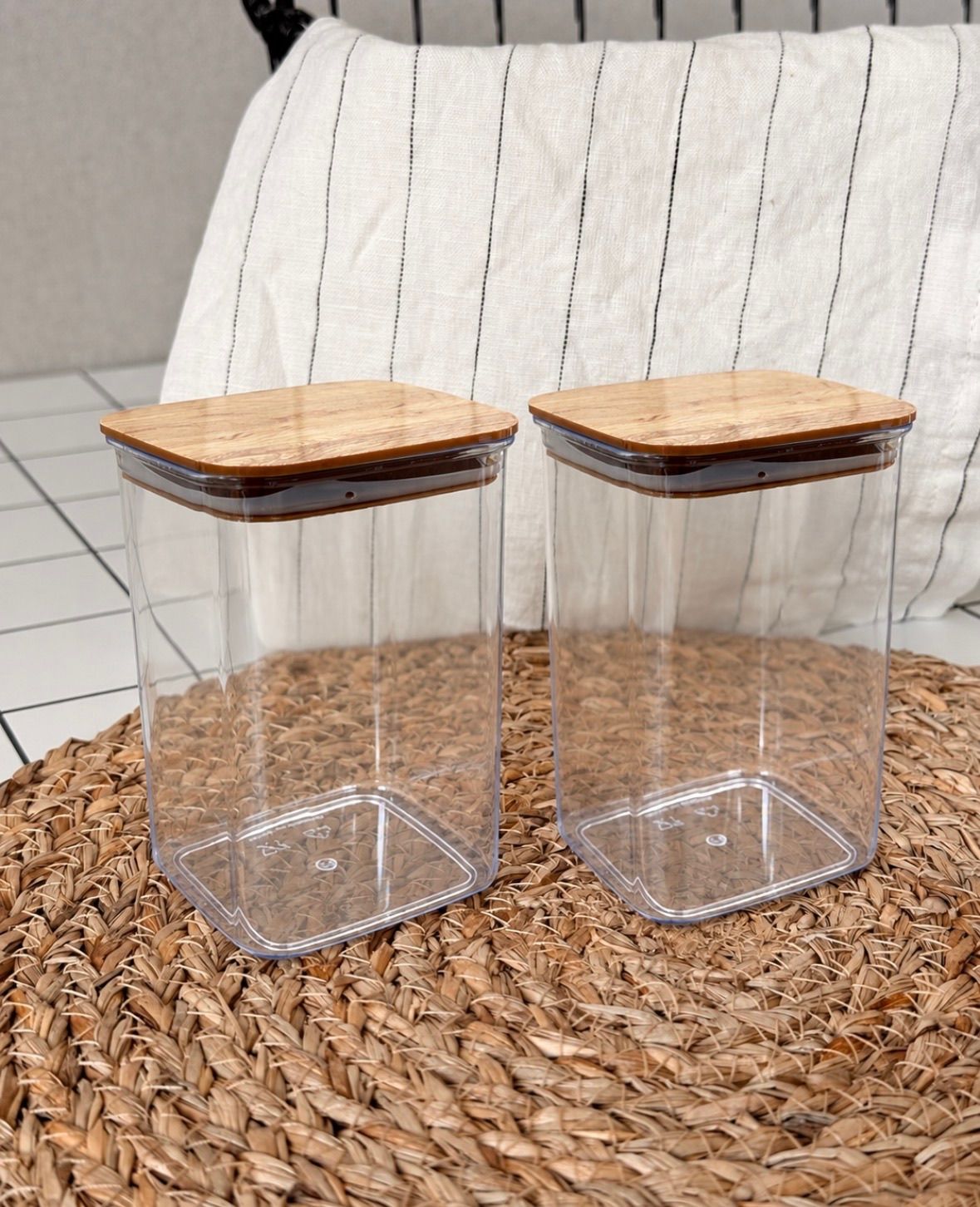 Recipiente hermetico de plastico de 1L Recipiente hermetico de plastico de 1L