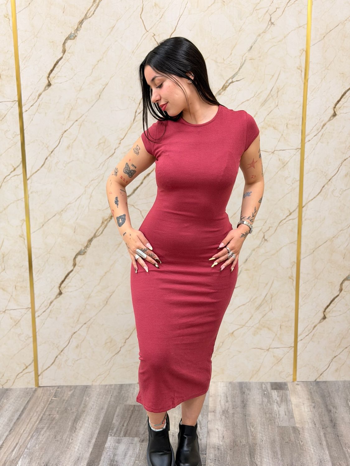 Vestido midi basico Vestido midi basico