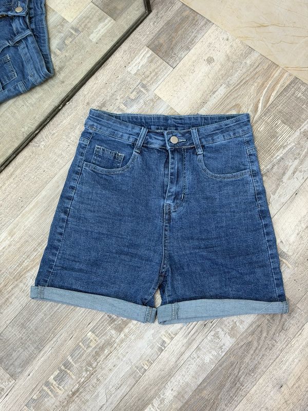 Short de jean con dobladillo