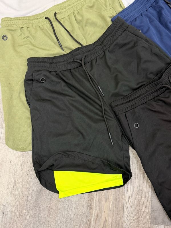 Short deportivo con calza