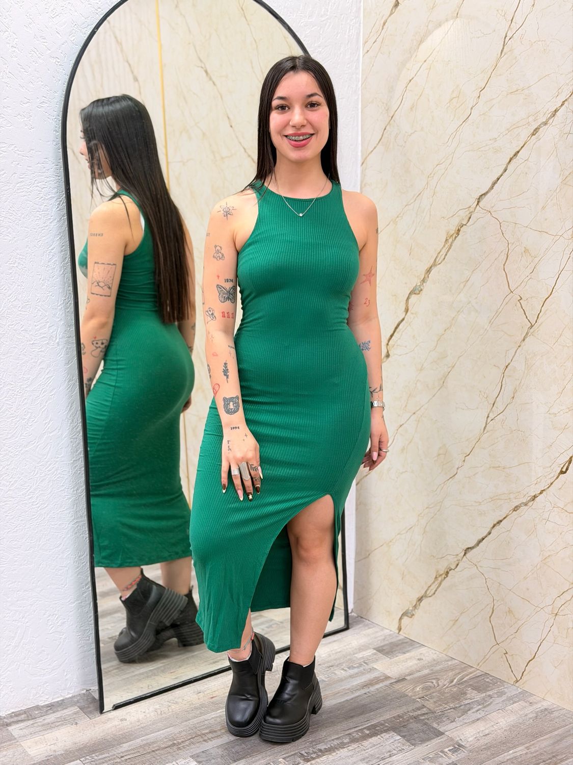 Vestido largo con tajo