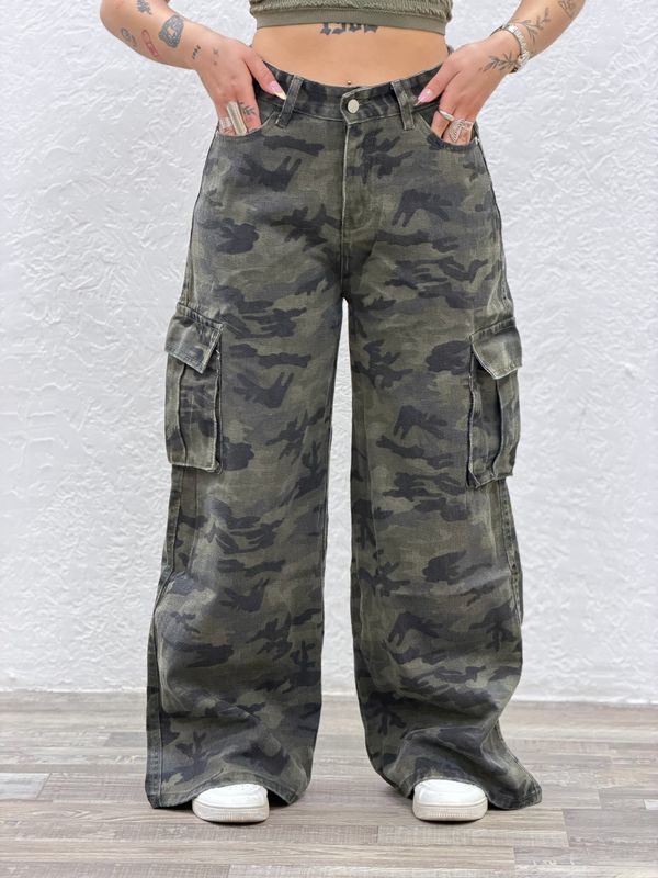 Jeans cargo camuflaje