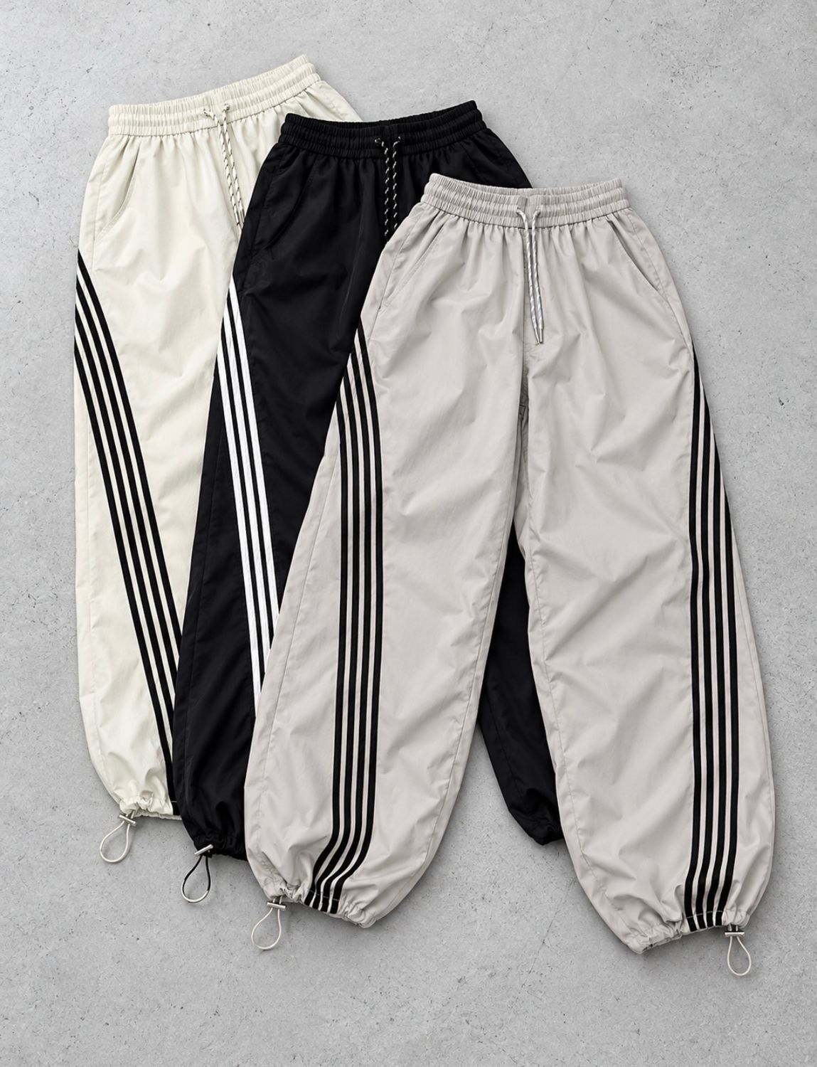 Pantalon deportivo con lineas