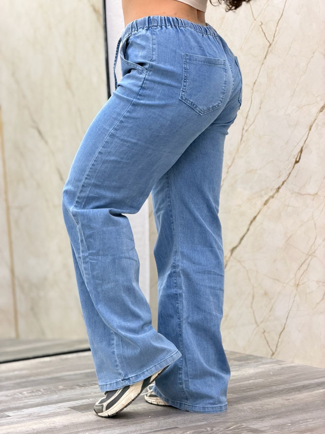 Jeans ancho con cordones por mayor ($790 c/u paquete de 12 unidades)