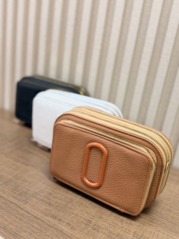 Bolso bandolera con correa por mayor ($ 290 c/u paquete de 12 unidades)