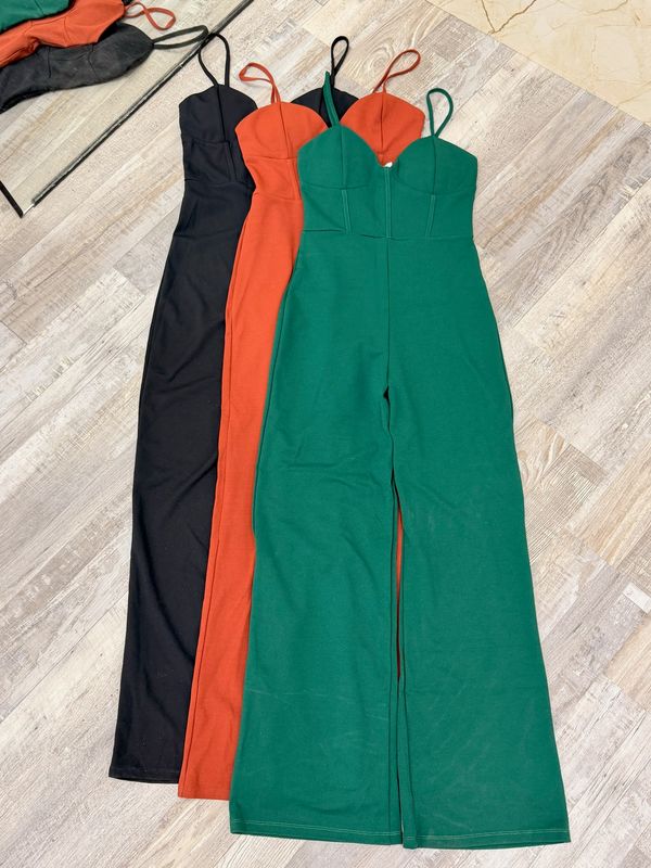 Enterito elegante con escote por mayor ($490 c/u paquete de 12 unidades)
