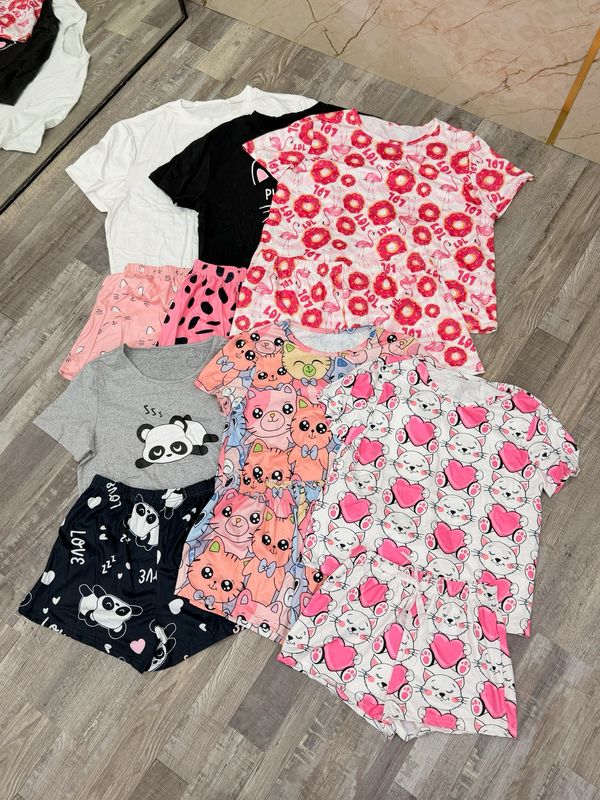 Conjunto de Pijama de short y remera por mayor ($290 c/u paquete de 12 unidades)