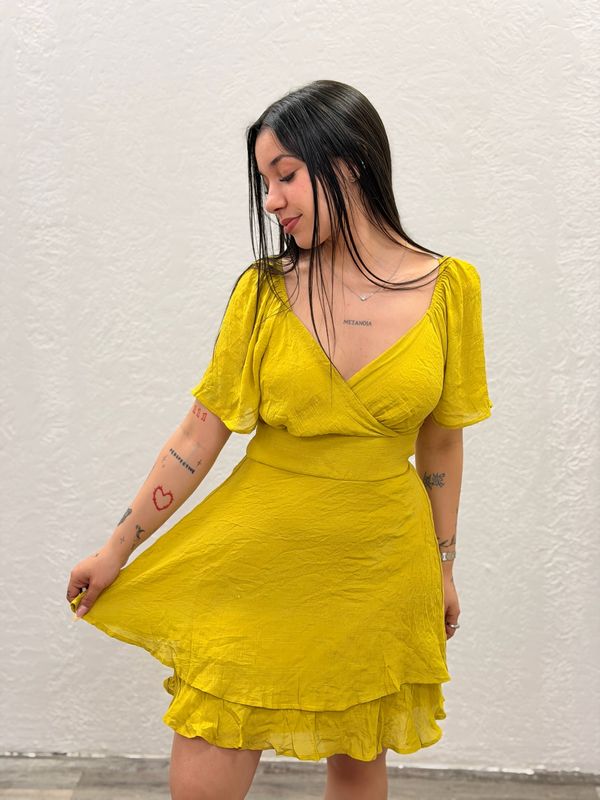Vestido Casual escote V con vuelos por mayor ($390 c/u paquete de 12 unidades)
