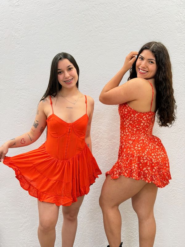 Vestido con volados y breteles por mayor ($390 c/u paquete de 12 unidades)