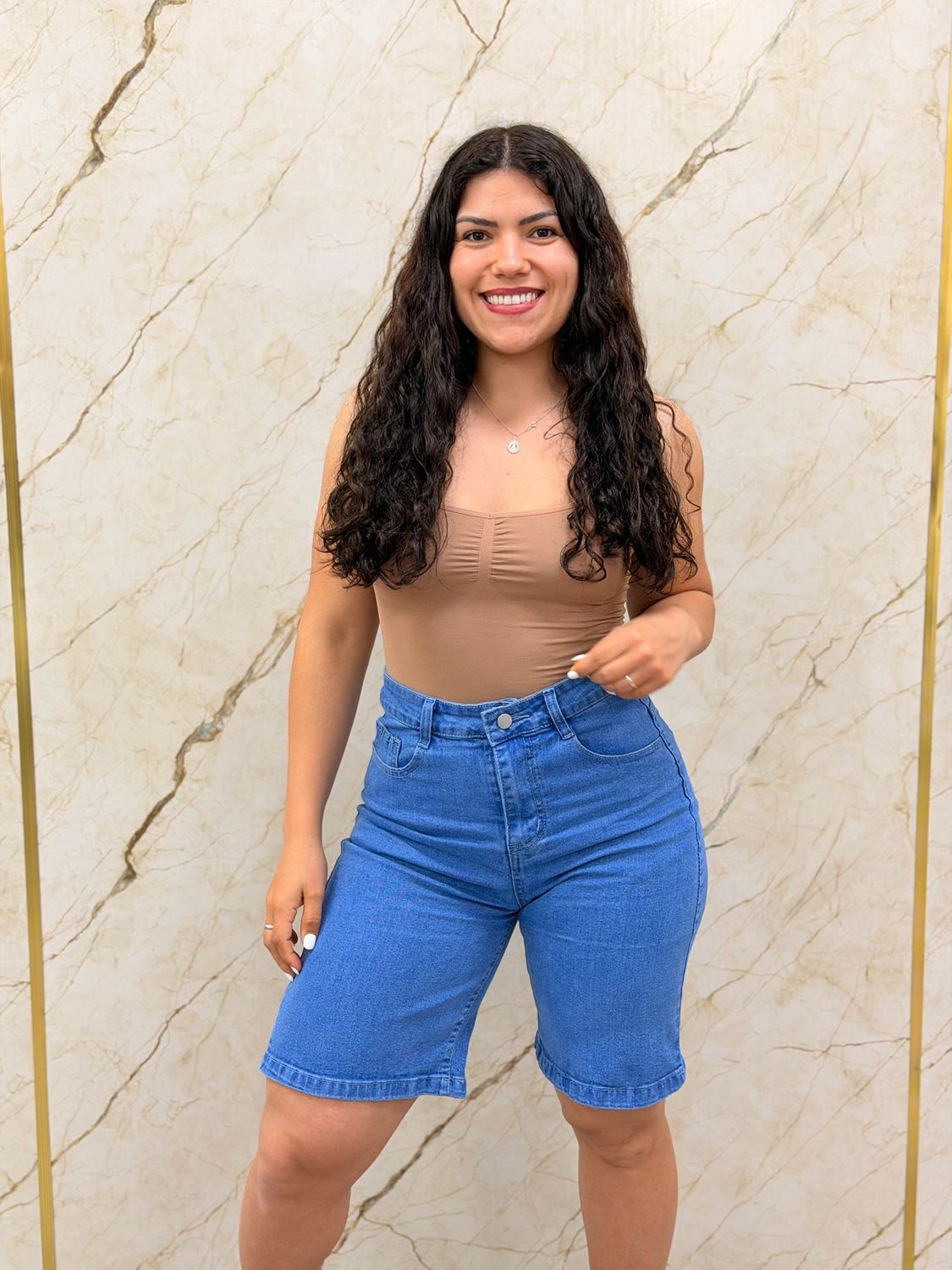 Bermuda de jeans por mayor ($590  c/u paquete de 12 unidades)