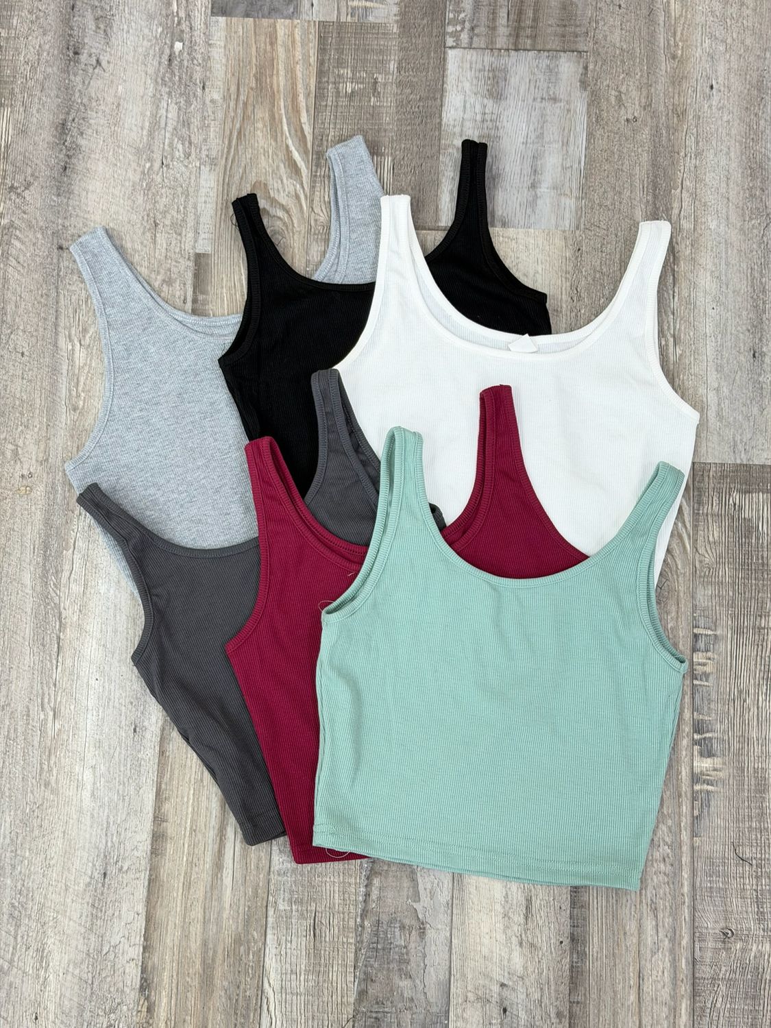 Top con breteles por mayor ($190 c/u paquete de 12 unidades) Top con breteles por mayor ($190 c/u paquete de 12 unidades)