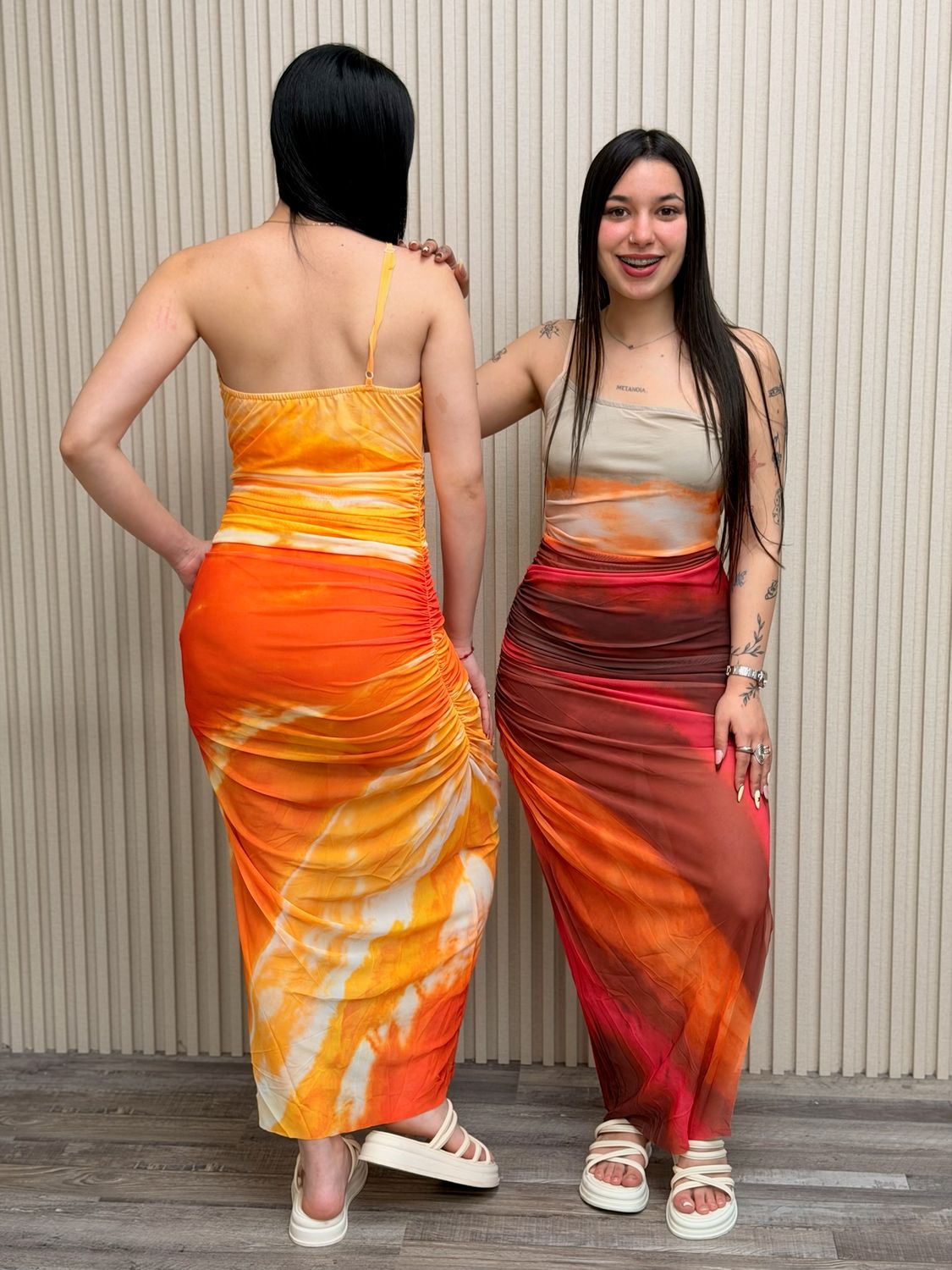 Vestido asimetrico con tajo