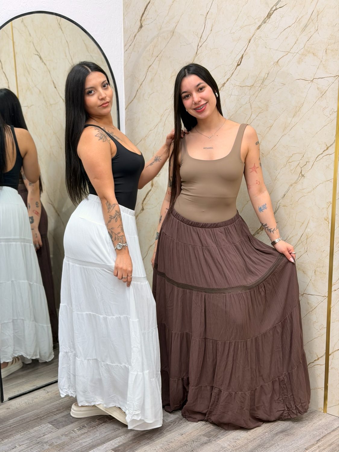 Pollera Larga Con Volados y Encaje
