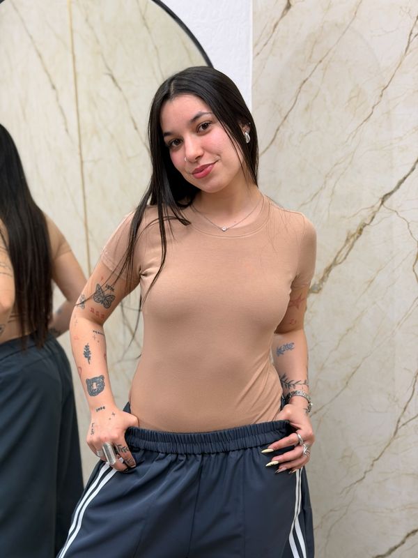 Body remera mangas cortas