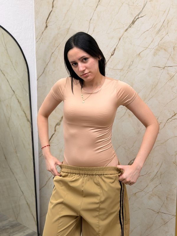 Body manga corta