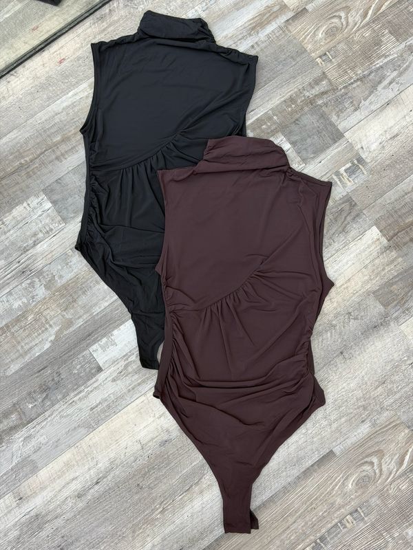 Body musculosa con frunce