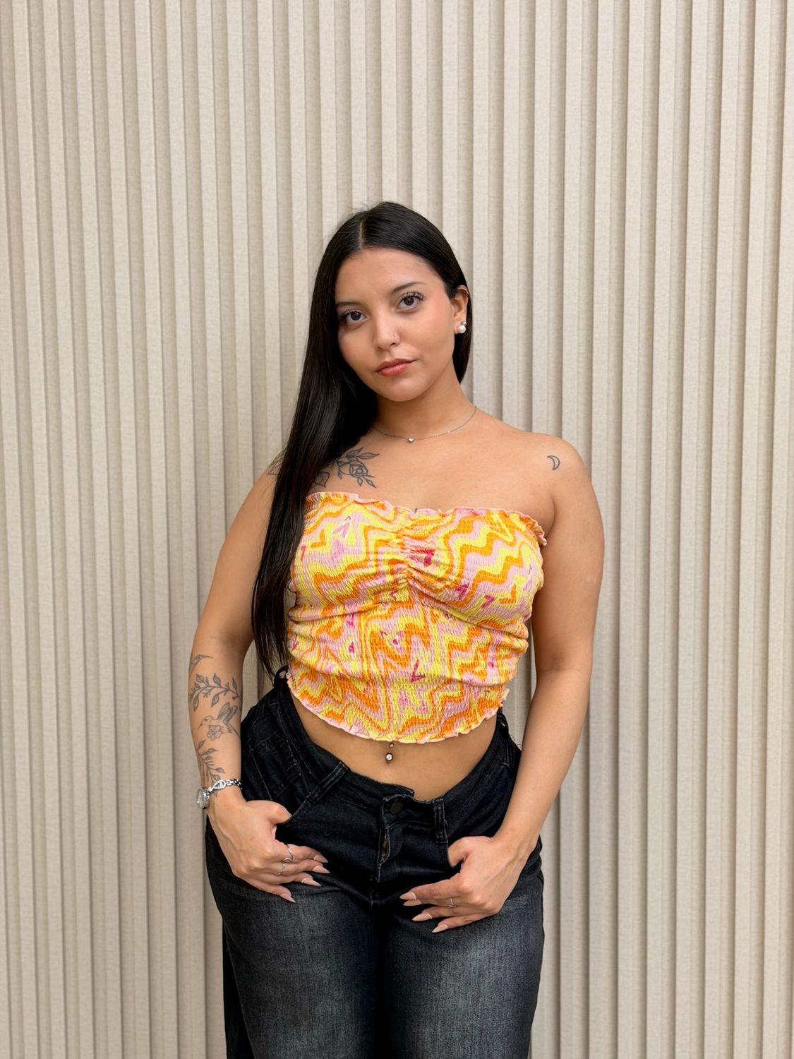 Top strapless de tul estampado con frunce