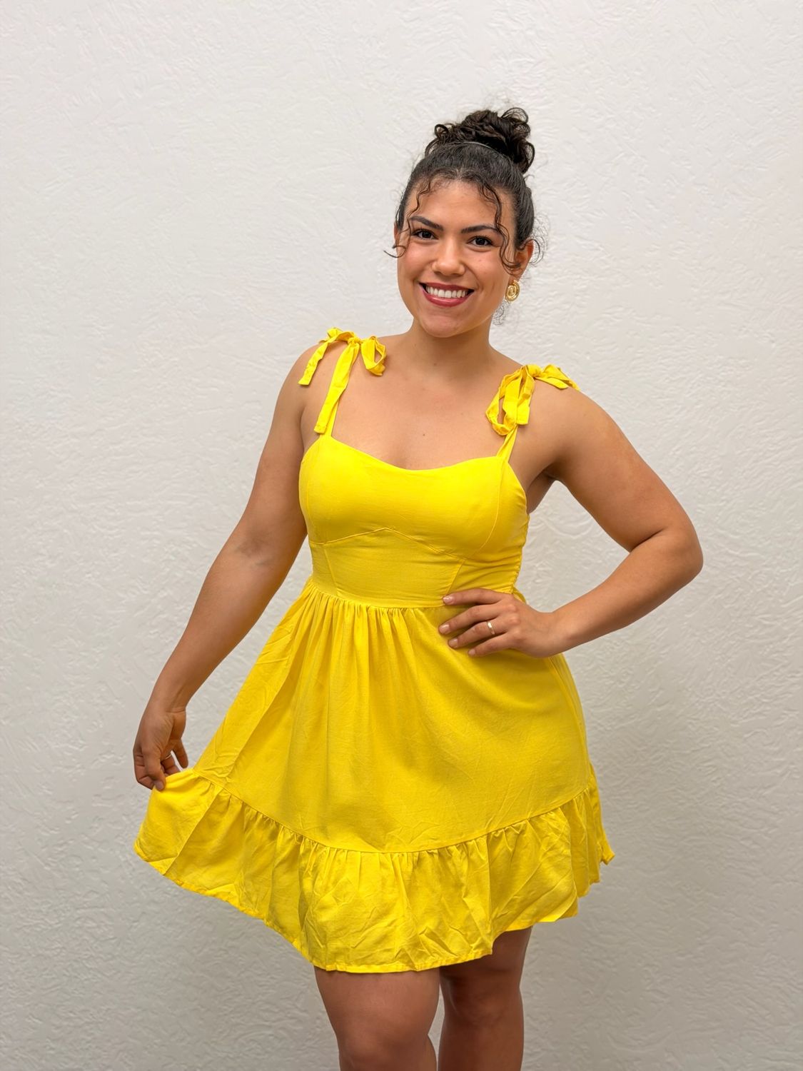 Vestido corto con broteles