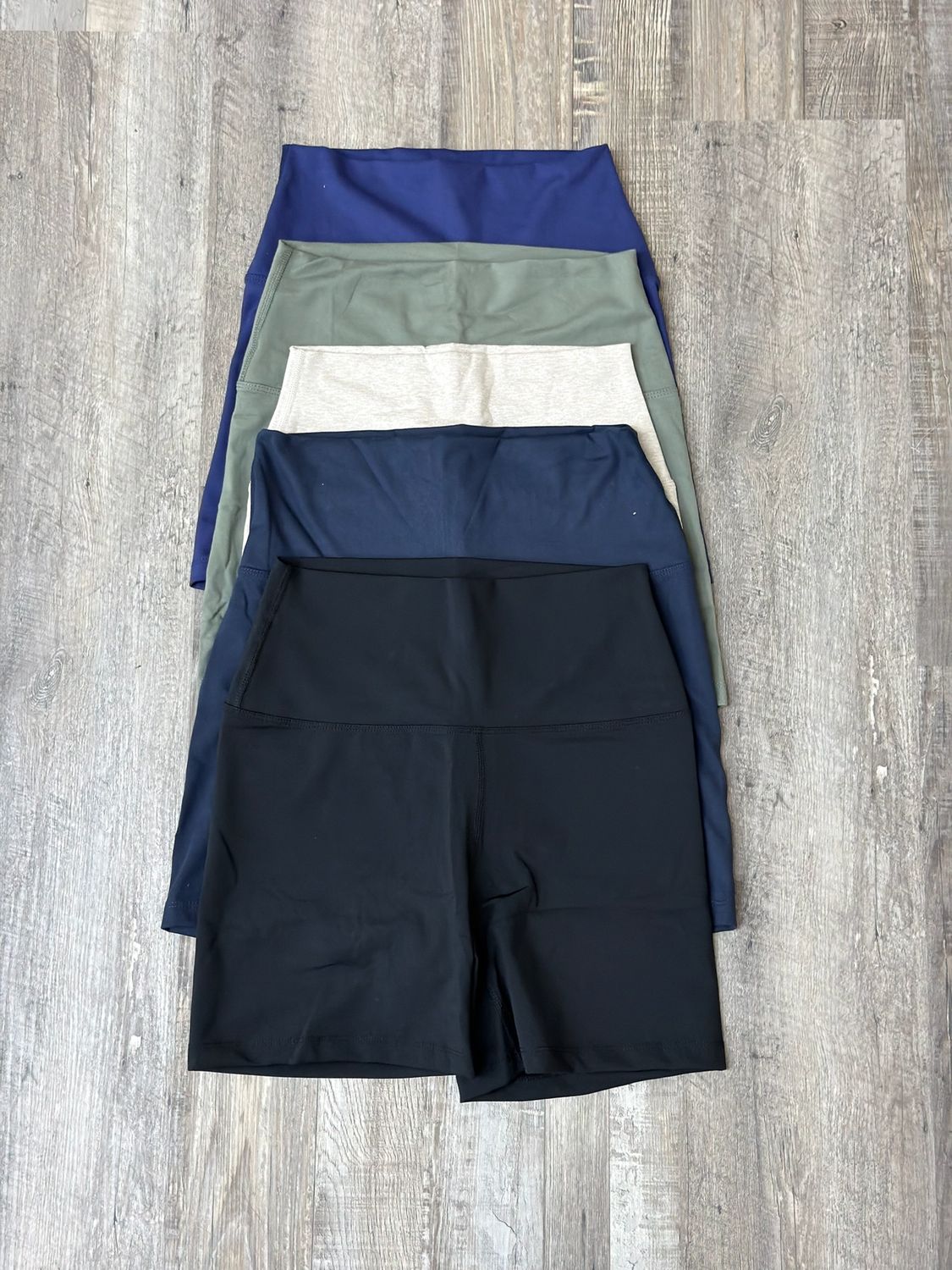 Short deportivo cintura alta por mayor ($190 c/u paquete de 6 unidades)