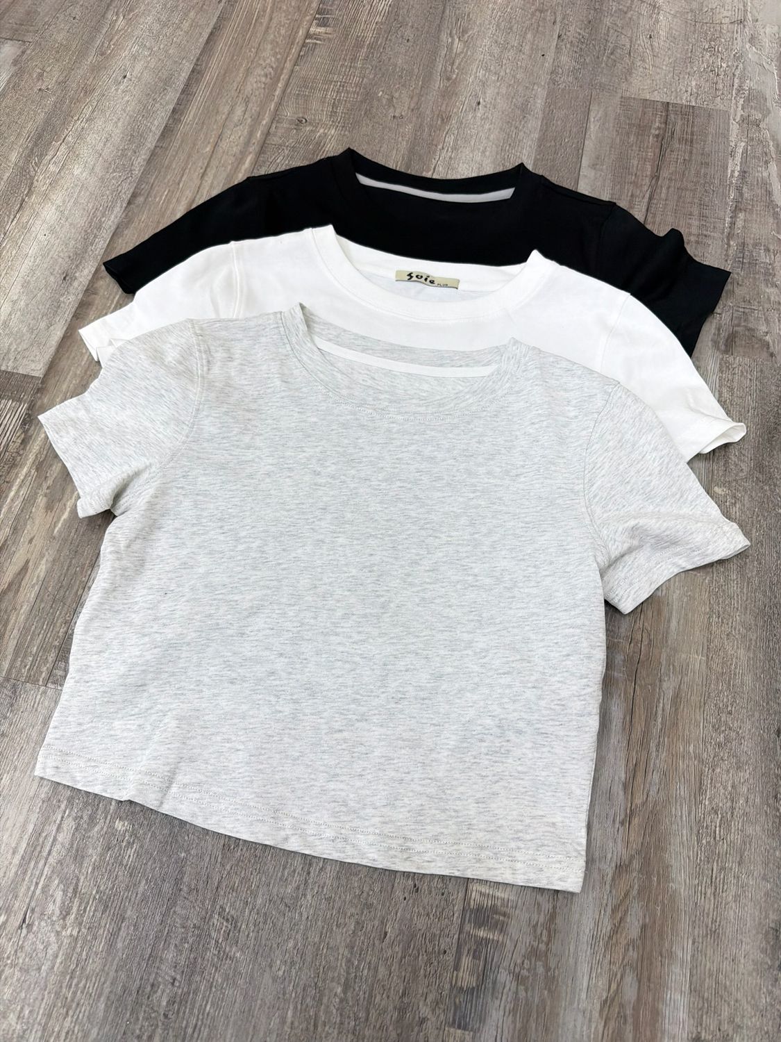 Remera top basica por mayor ($290 c/u paquete de 6 unidades)