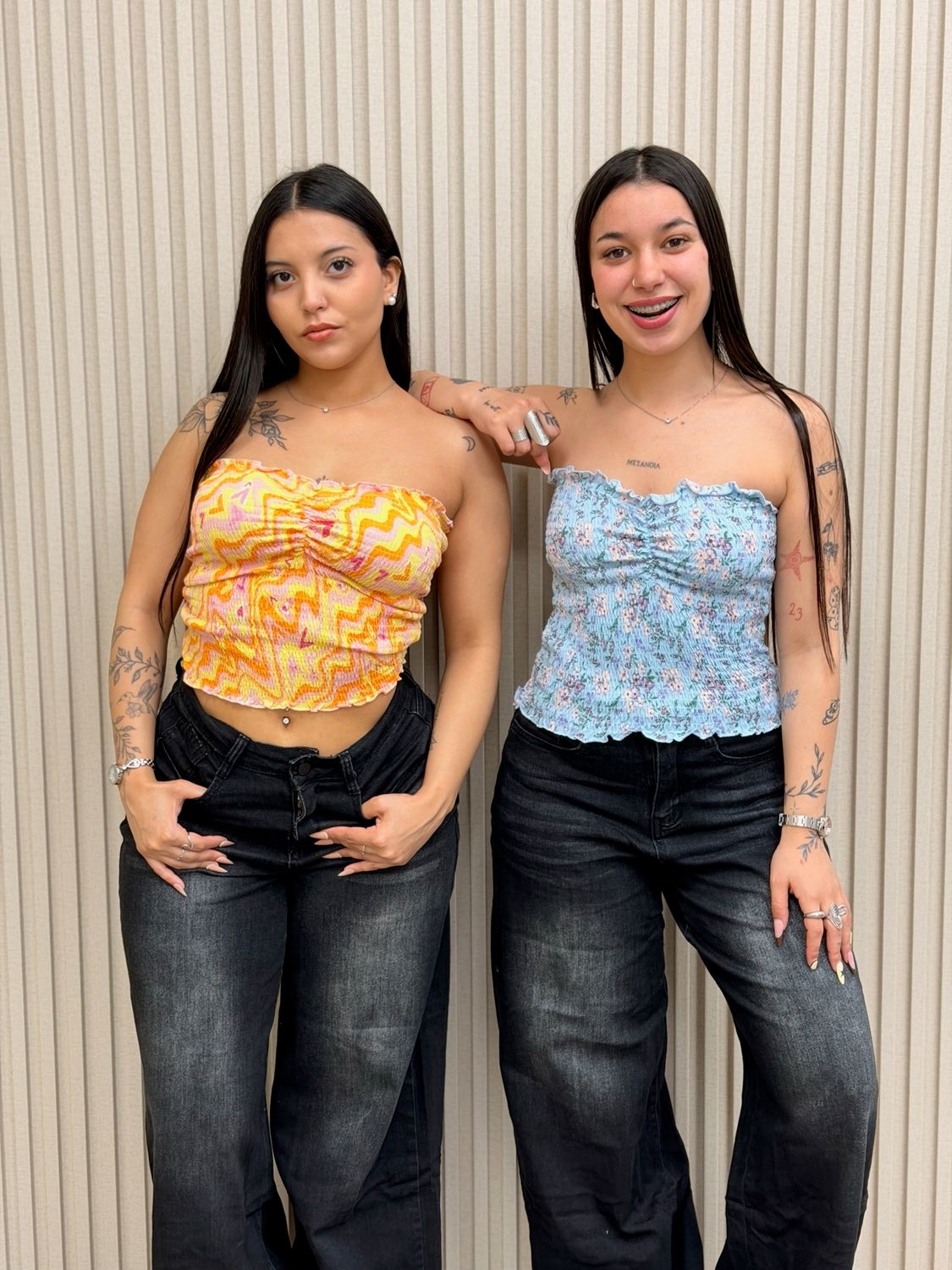 Top strapless de tul estampado con frunce por mayor ($190 c/u paquete de 6 unidades)