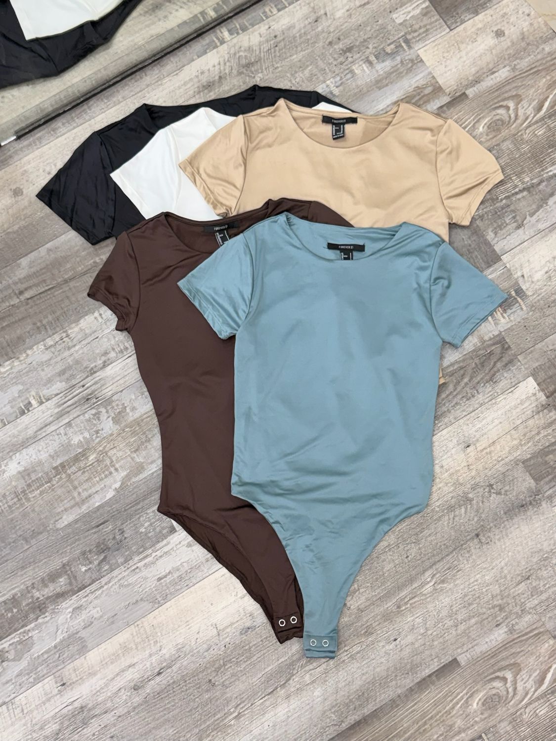 Body remera elastizada por mayor ( $290 c/u | Pack de 6 unidades ) Body remera elastizada por mayor ( $290 c/u | Pack de 6 unidades )