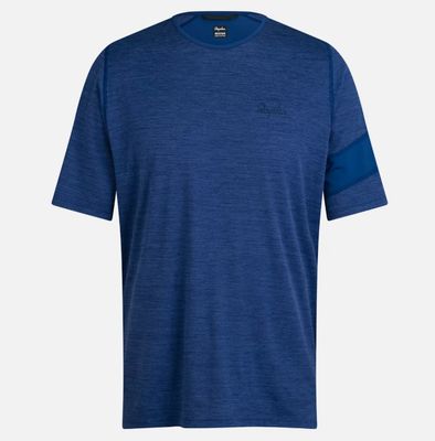 Rapha Men&#39;s Trail Lightweight T-shirt - Navy Peony/ Dress Blue