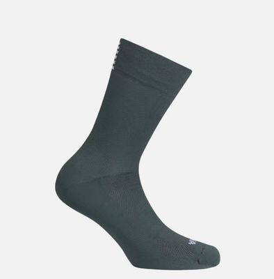 Rapha Pro Team Socks - Regular - Onyx/ White Rapha Pro Team Socks - Regular - Onyx/ White