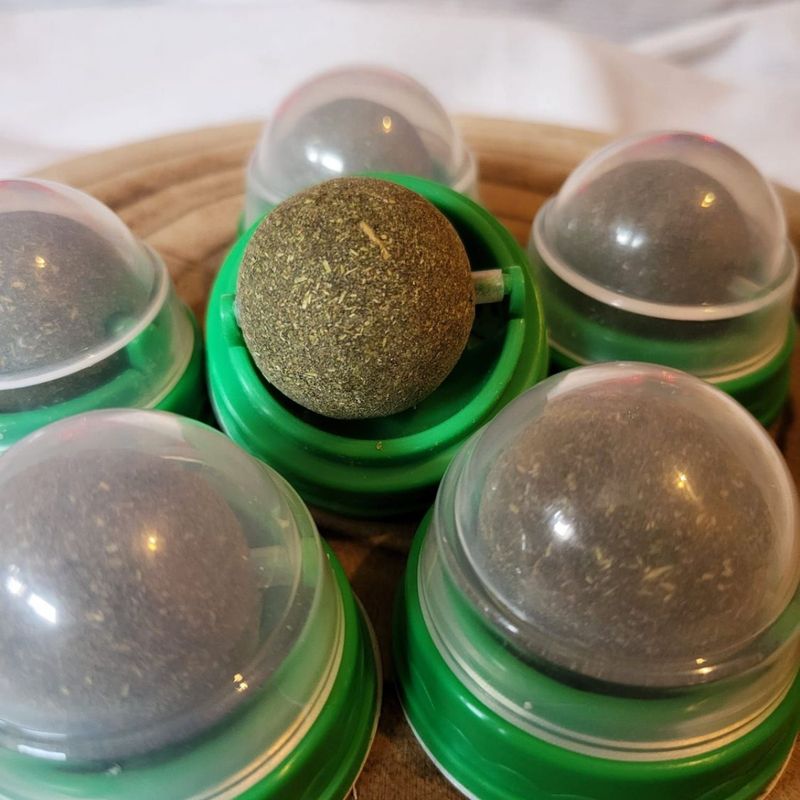 Boules de cataire pour chat avec supports et capuchons de protection