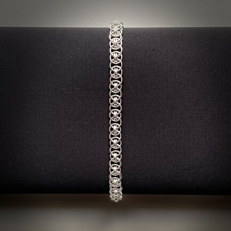 Helm bracelet