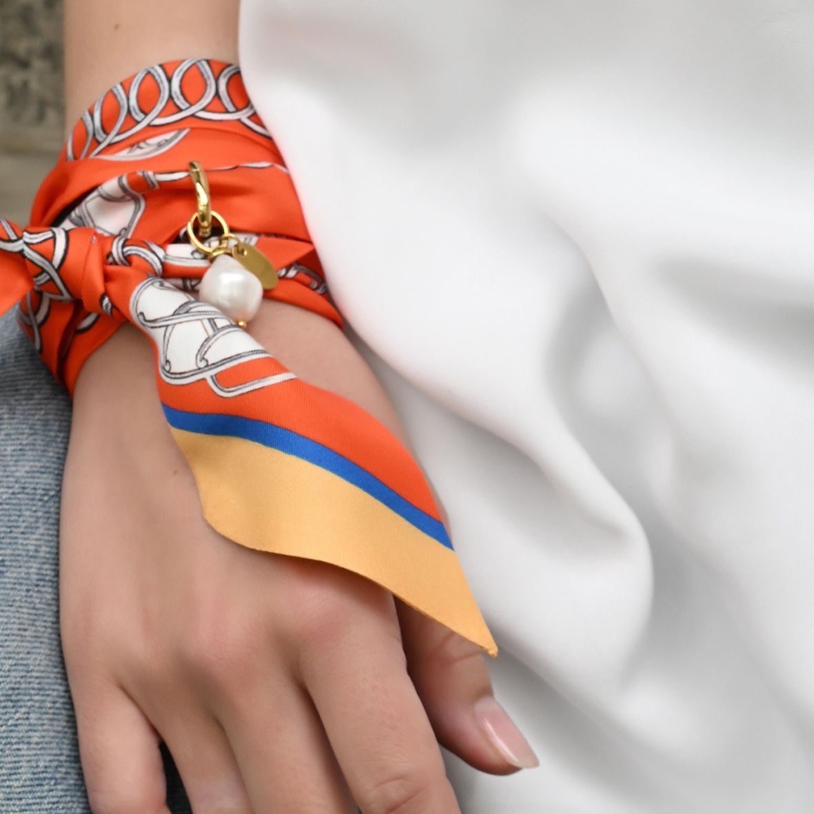 Das Luxus-Twilly aus 100% Seide