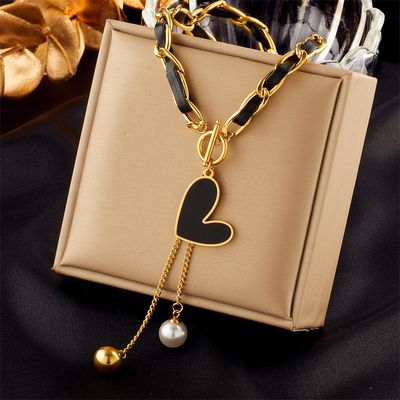 Gargantilla cuerina y acero corazón