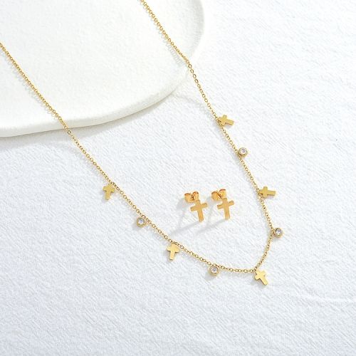 Conjunto de Aretes y Cadena Cruz en Acero: Estilo y Resistencia