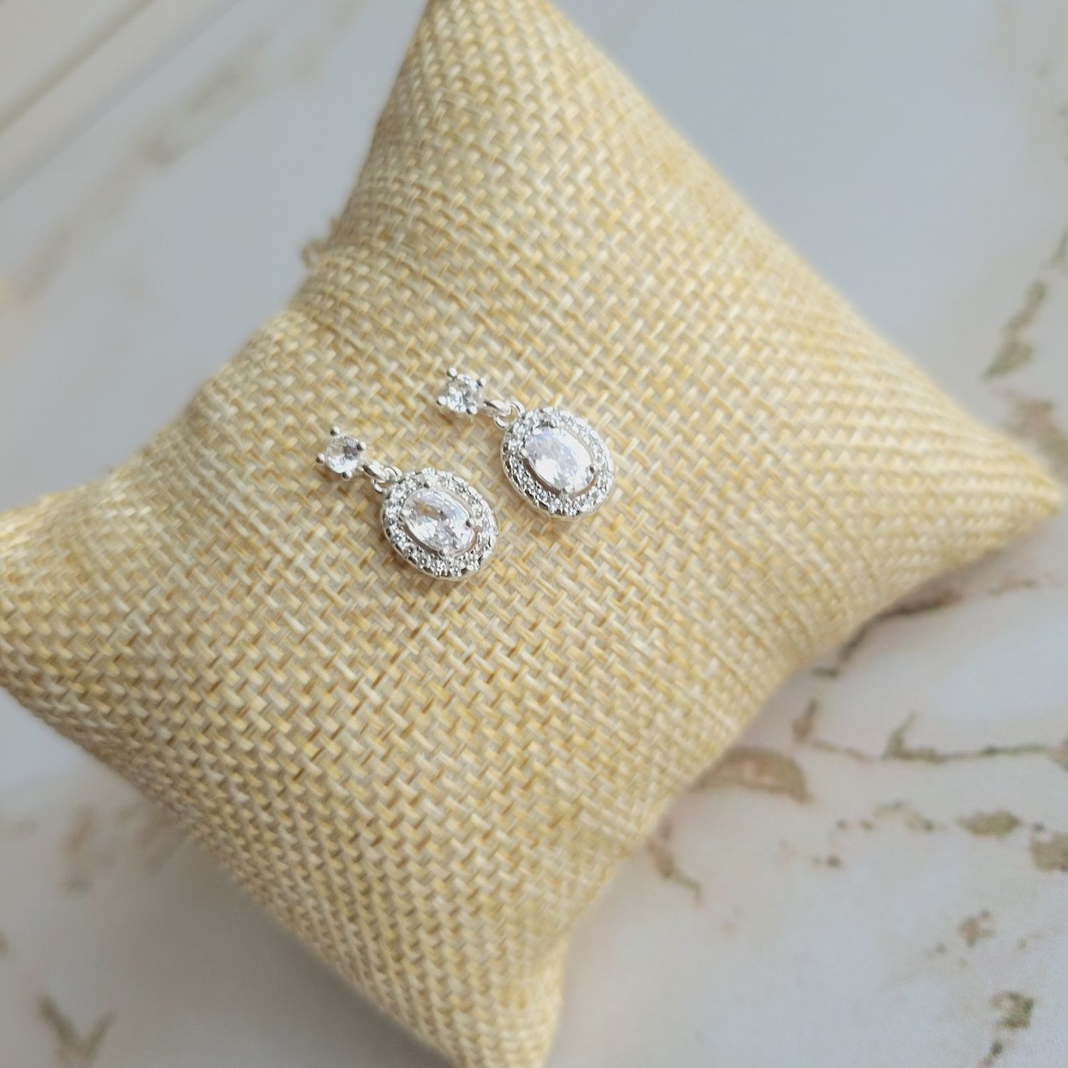 Aretes de ovalo con cristal