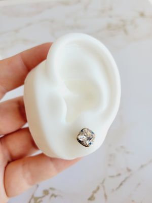 Aretes con piedras de colores